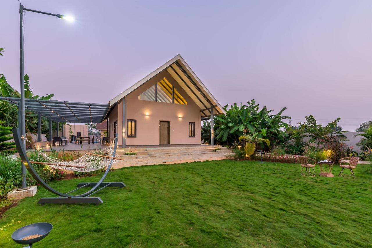 Saffronstays Eden, Nashik - Pet-Friendly Villa With Pool, Jacuzzi & Grape Farm ภายนอก รูปภาพ